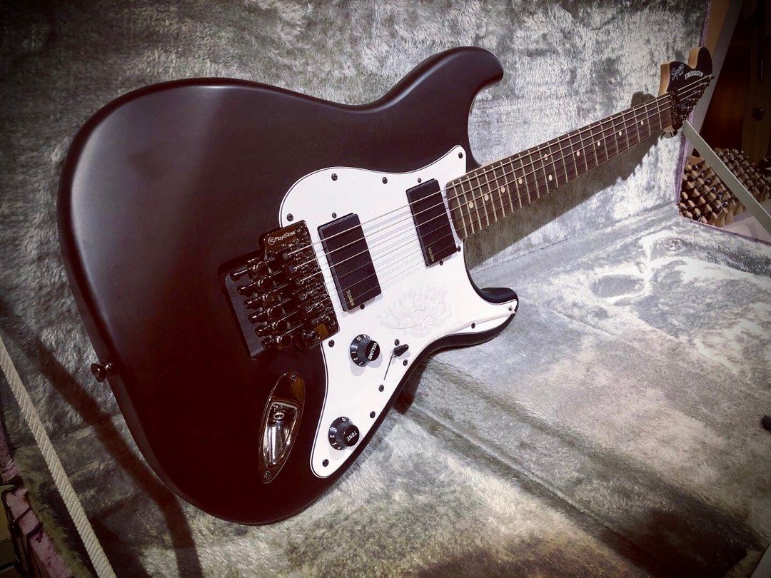 Squier contemporary active stratocaster store hh flat black