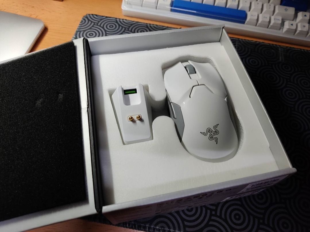 Razer Viper Ultimate Wireless Gaming Mouse Mercury White (2 years ...