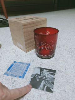 Collectible Saihou Edokiriko geisha pattern cut glass