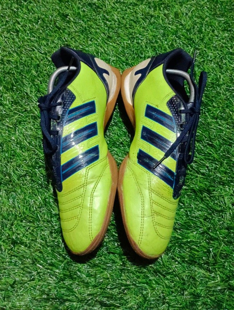 Sepatu bola adidas clearance predator van persie