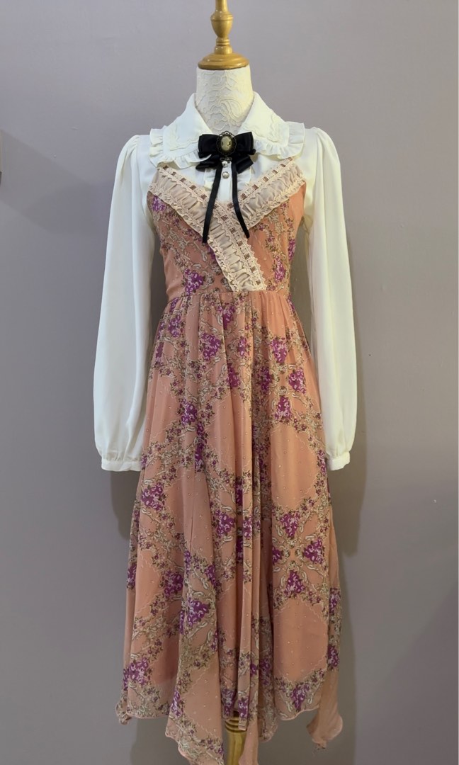 Set wear axes femme, Women's Fashion, Dresses & Sets, Sets or