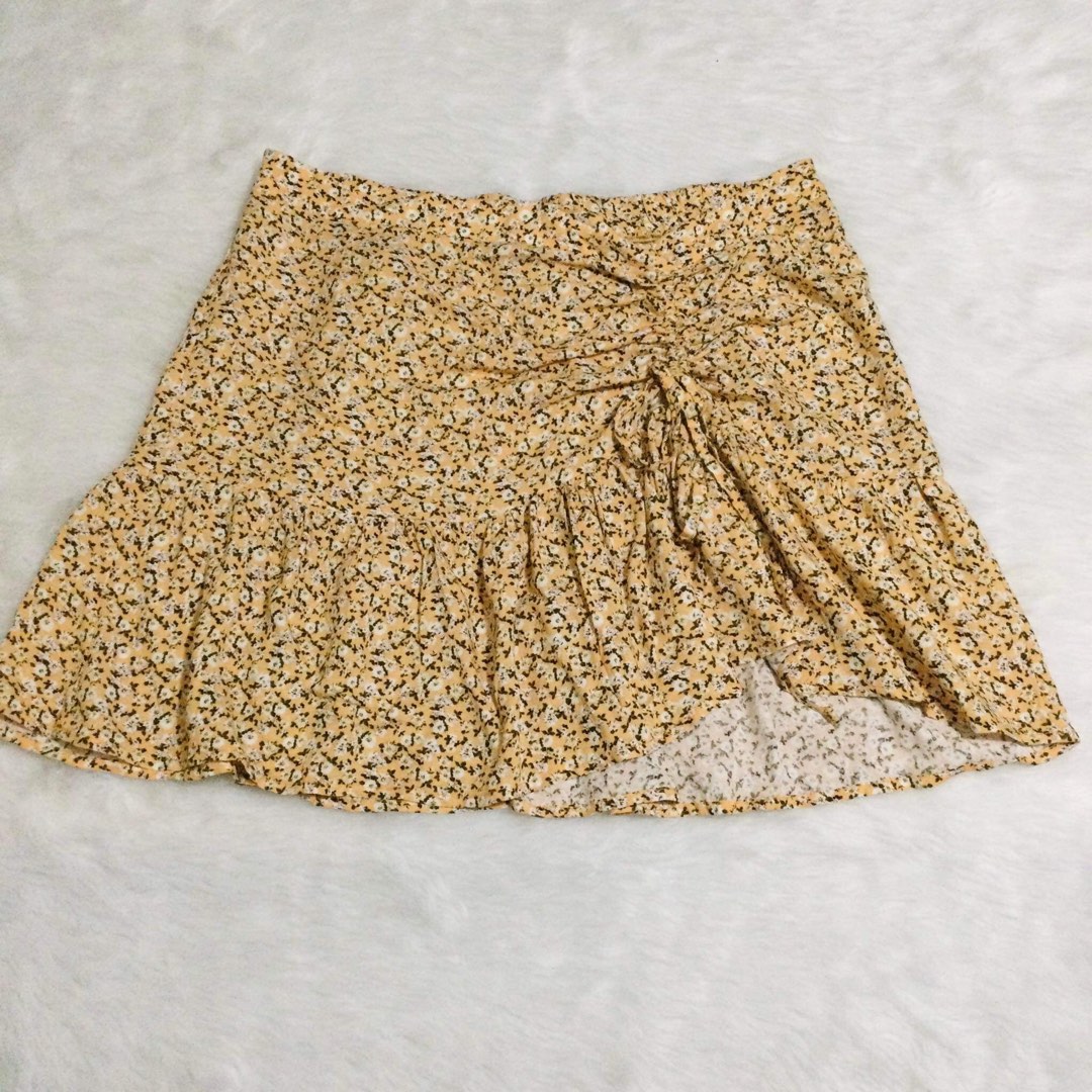 Sexy skirt, Women's Fashion, Bottoms, Skirts on Carousell