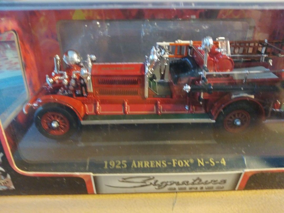Miniatura Caminhão De Bombeiro Ahrens Fox Ns4 1925 Esca 1/43 Cor Vermelho