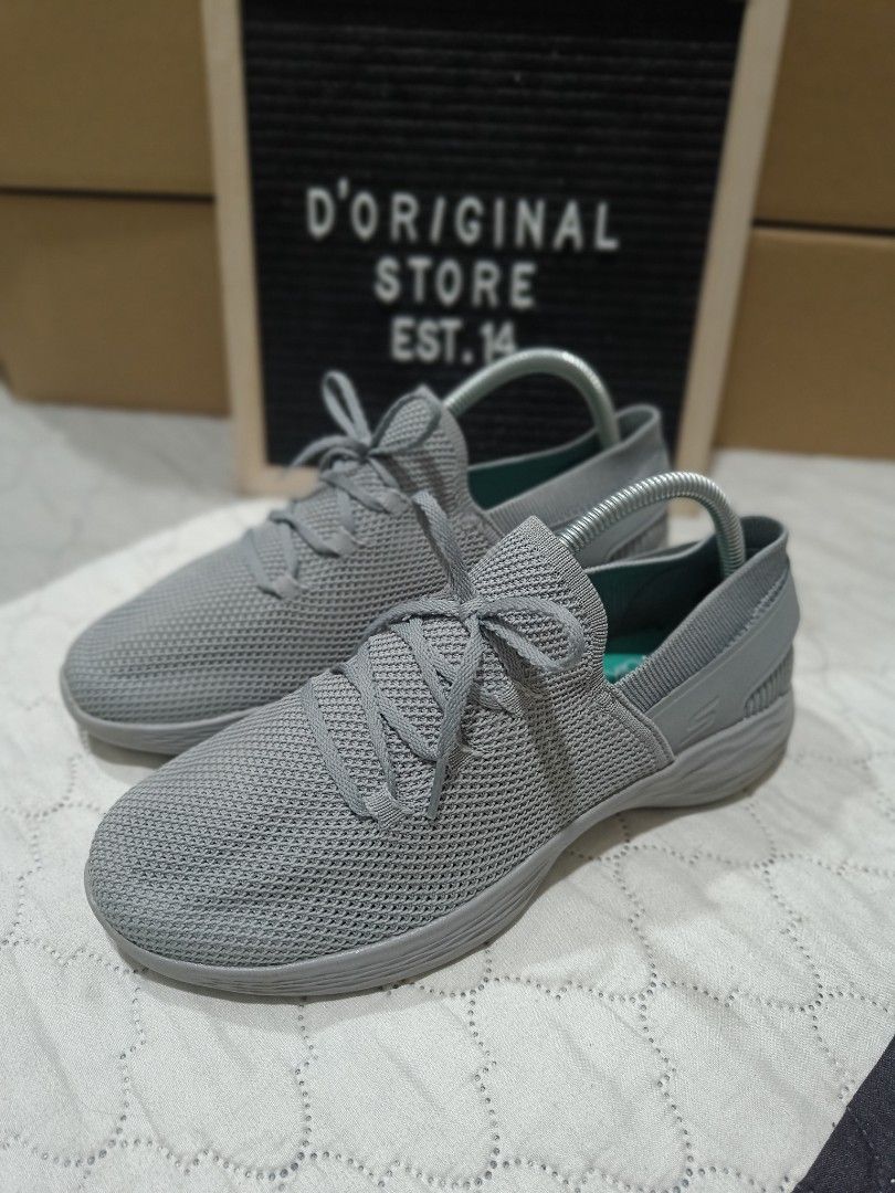 Skechers you spirit grey top