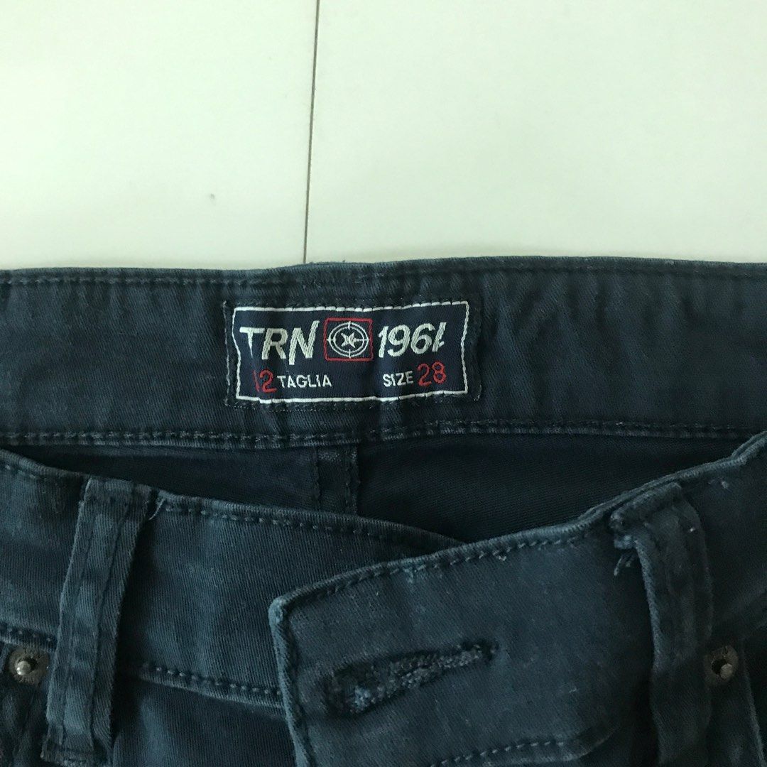 Terranova Skinny Ankle Pants (Category: Chinos) located in Pulilan. Submitted by flowerboy (Listing ID 1220971557, Image 3). Description: used 2x only Navy Blue No issue Perfect for size 27-28.
