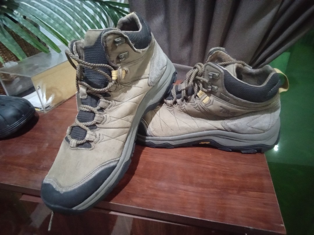 Teva top trekking shoes