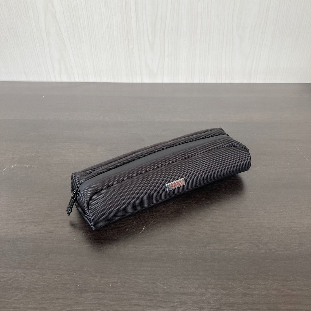 Tumi small pouch outlet
