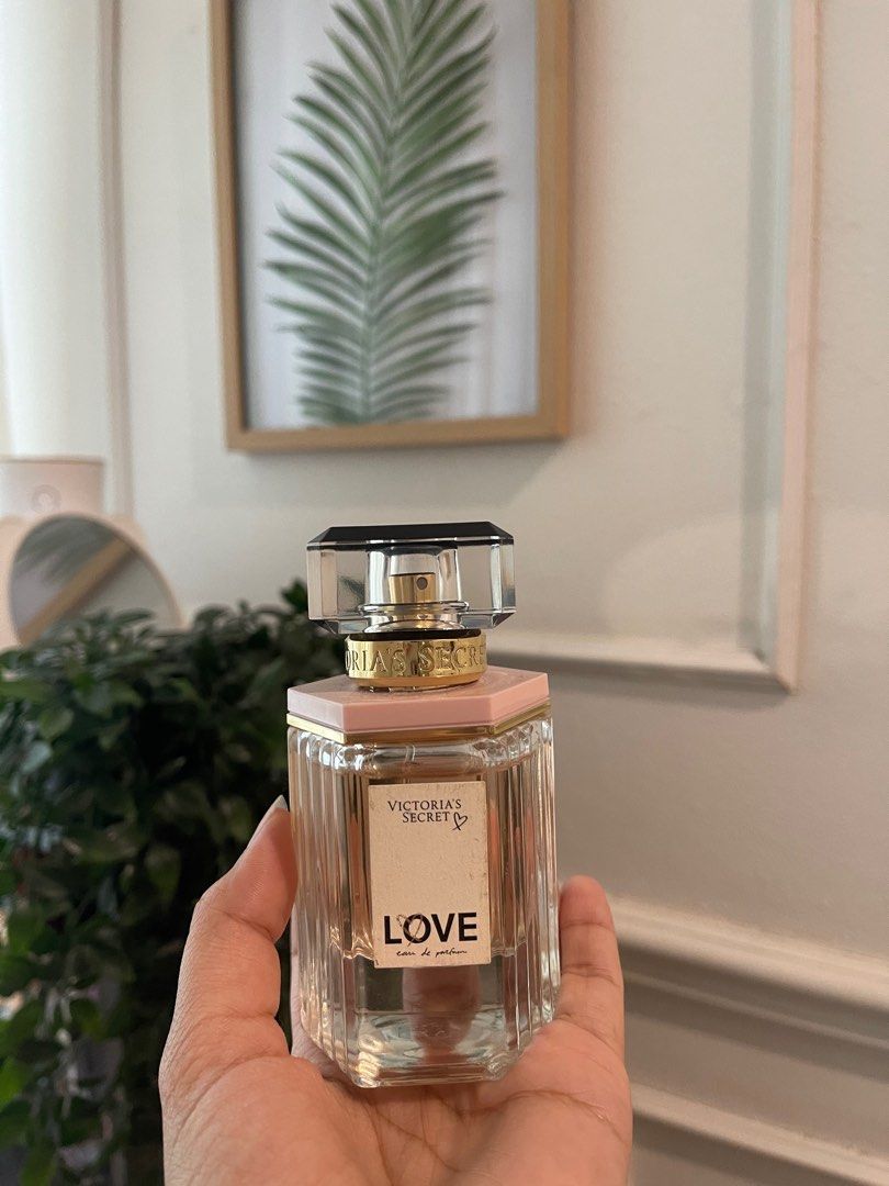 Victoria secret shop love perfume