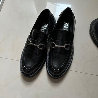 ZARA 皮革樂福鞋！全新！