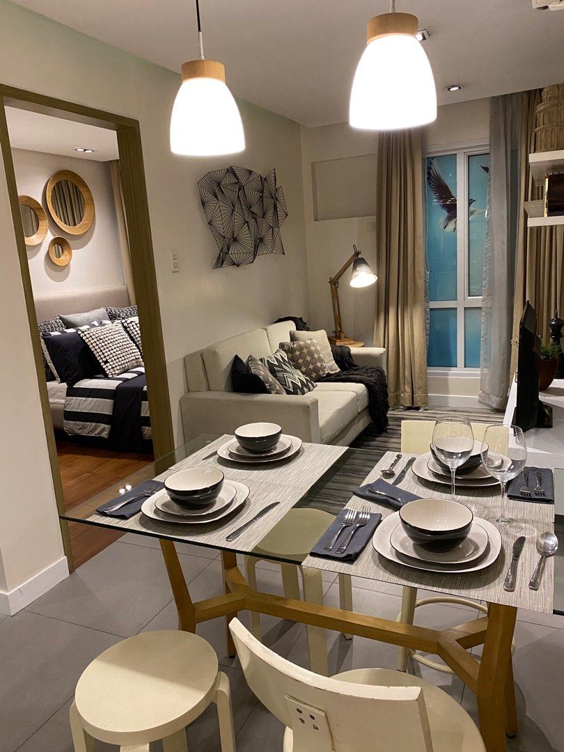 30K 1 BR Condo in Makati connected to MRT magallanes, Property, For