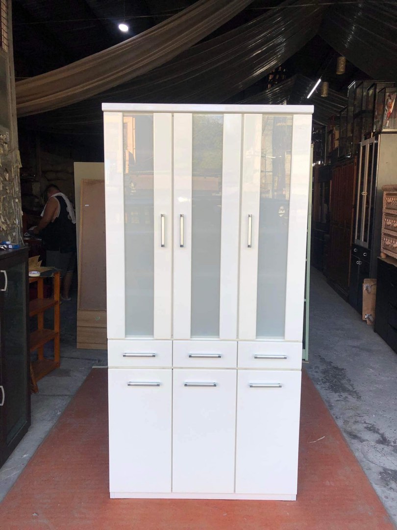 3door white duco kitchen 35L x 16W x 71H inches Duco finish