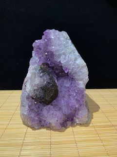薰衣草紫晶共生黃銅礦  一物一圖