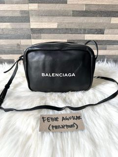 💯 Authentic Balenciaga Everyday Bag