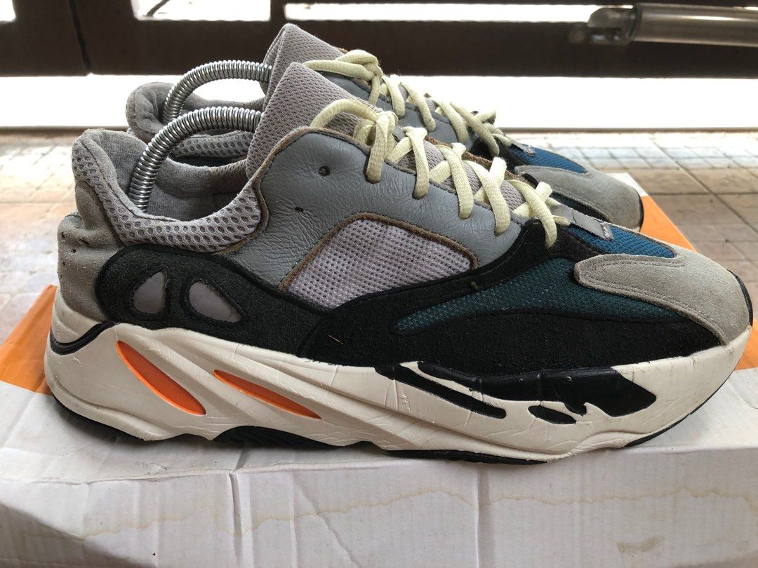 Yeezy hotsell 700 wr