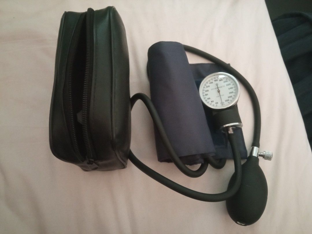 Aneroid sphygmomanometer, Health & Nutrition, Health Monitors