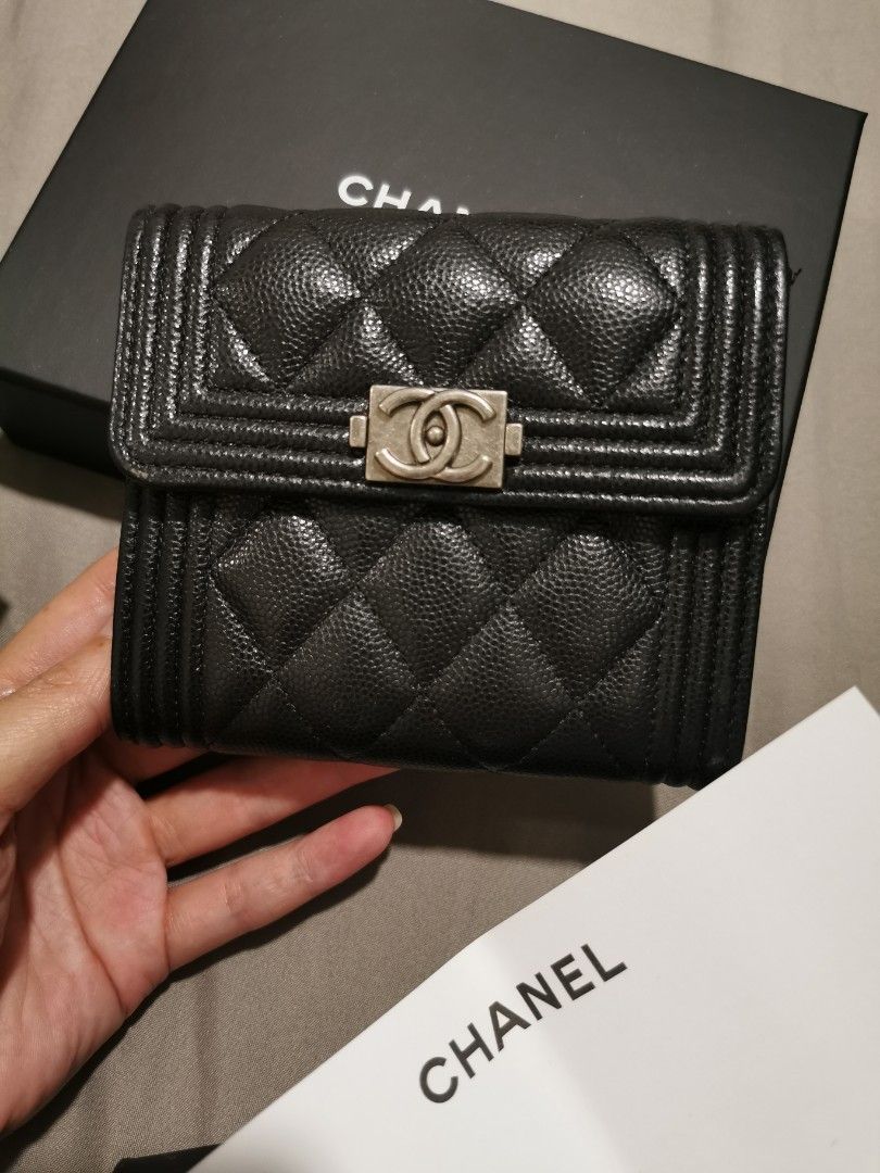 CHANEL WALLET ON CHAIN (WOC) MOD SHOTS, WHAT FITS, HONEST REVIEW & FIRST  IMPRESSIONS
