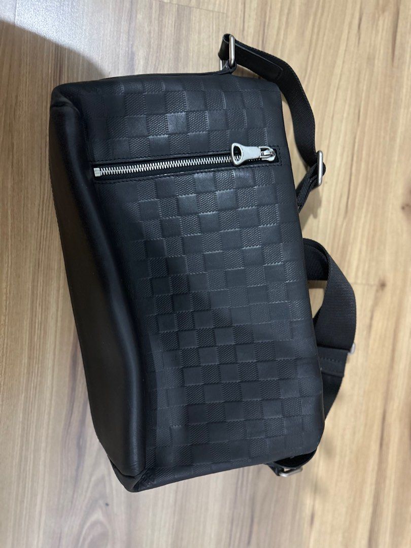 Louis vuitton hot sale discovery messenger pm