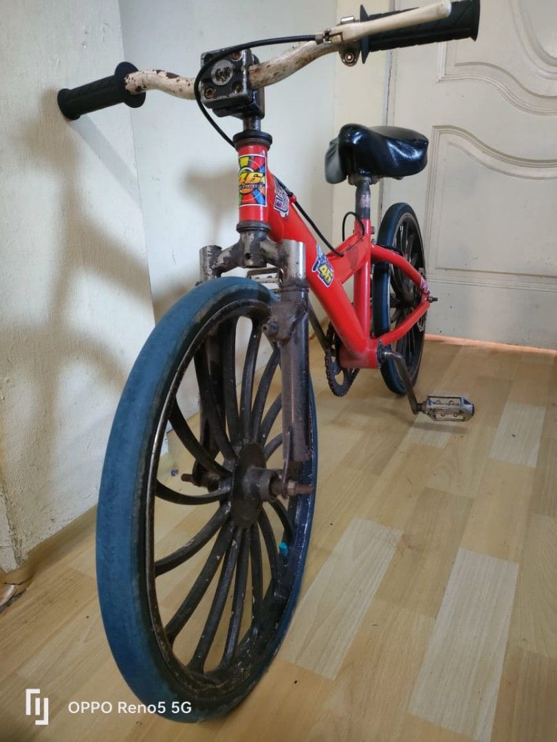 Basikal merah, Sports Equipment, Bicycles & Parts, Bicycles on Carousell