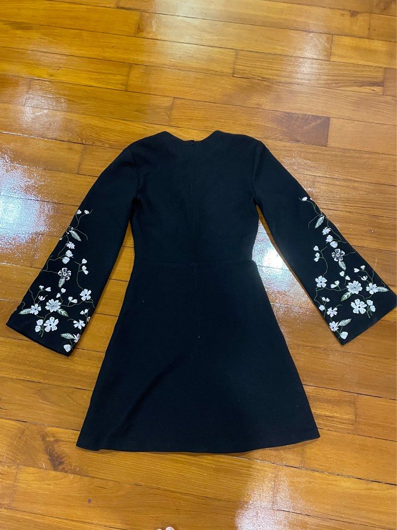 H and best sale mv neck dress