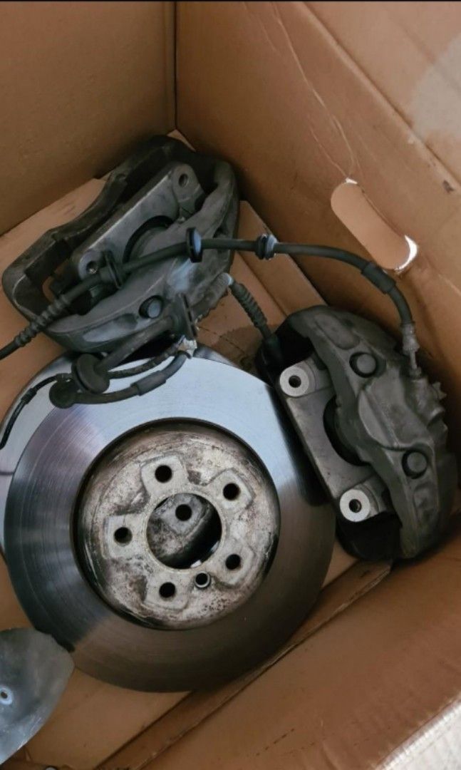 Bmw F10 535i brake caliper and rotor full set, Car Accessories, Accessories on Carousell