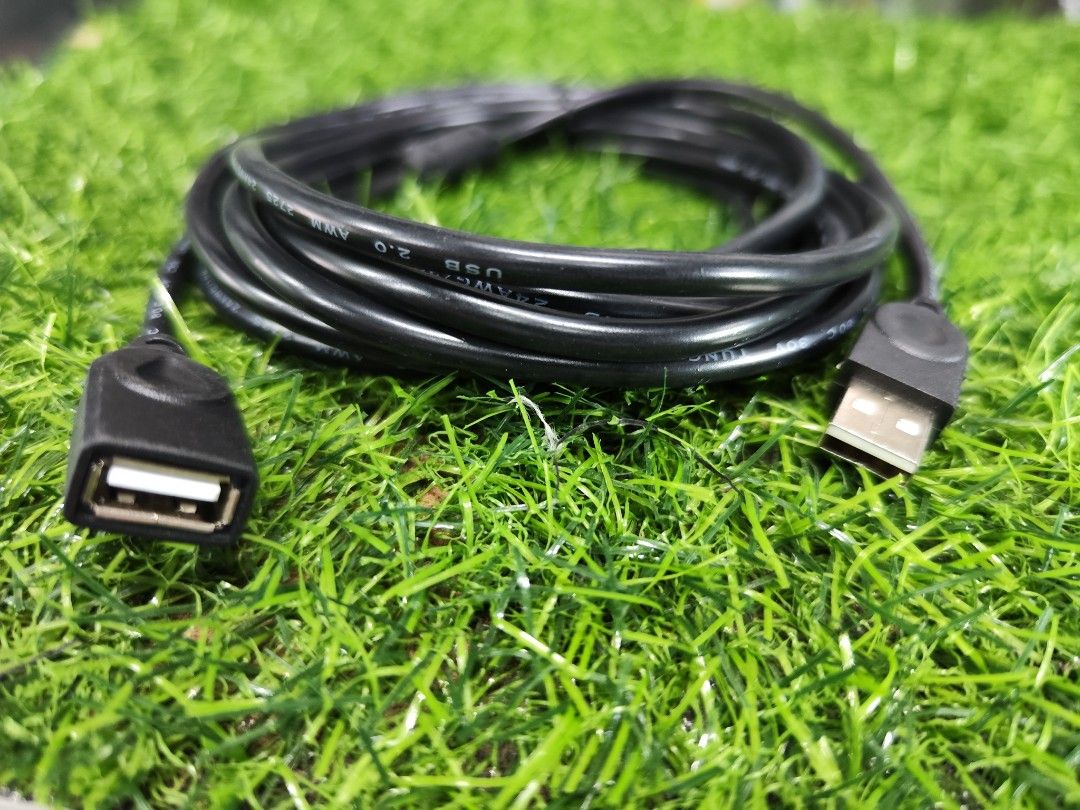 Cable (Category: Cables & Adaptors) located in Singapore. Submitted by allthings008 (Listing ID 1221154982, Image 3). Description: high speed data transfer computer cable Male to Female USB 2.0 5M long self pick up at Toh Guan or Courier at $6.