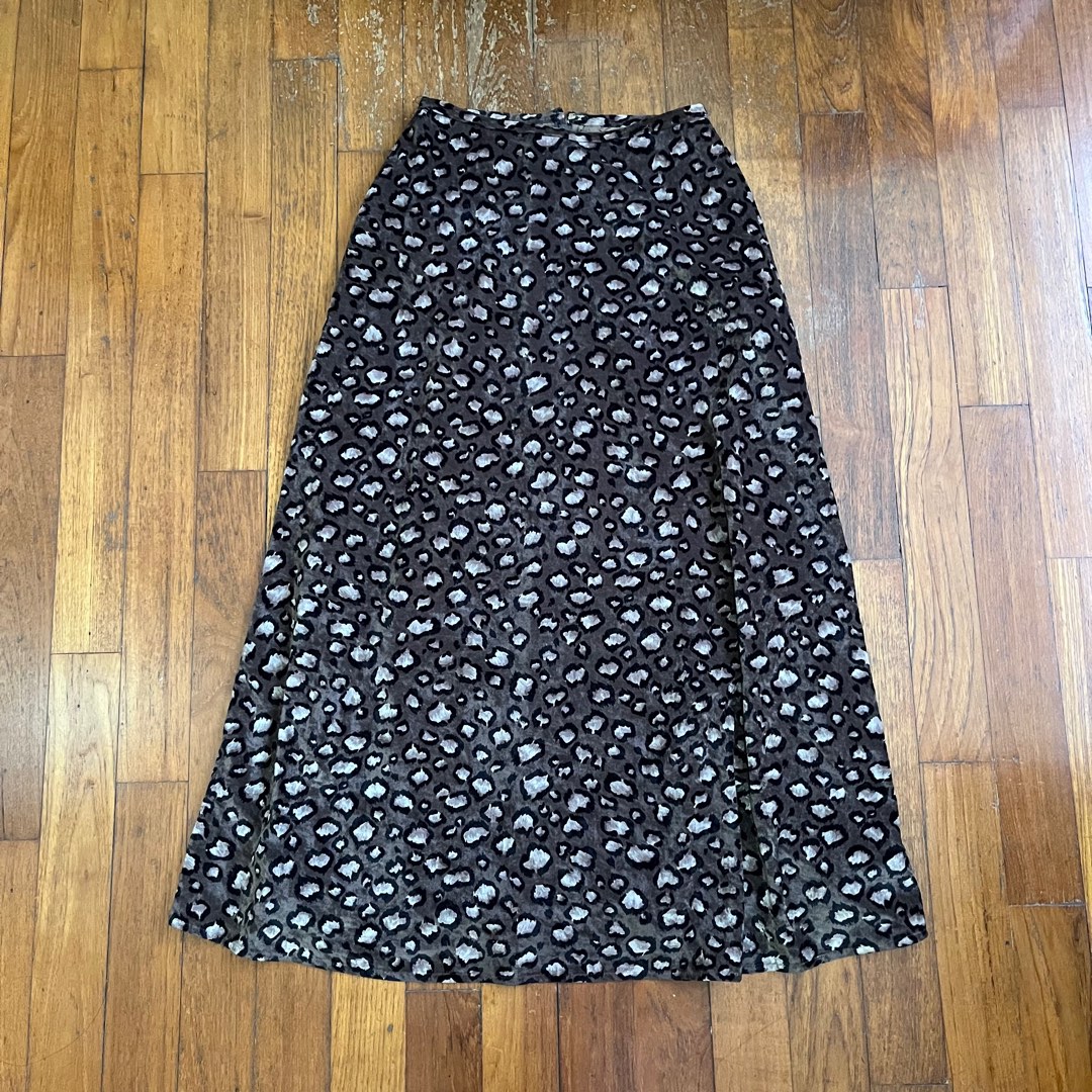 Cheetah Print Maxi Skirt, Women's Fashion, Bottoms, Skirts on Carousell