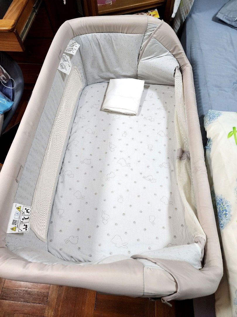 Chicco Bedside crib Next2me cot