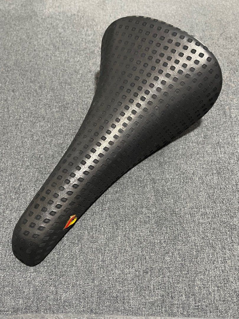 Cinelli Volare SLX Saddle, Sports Equipment, Bicycles & Parts