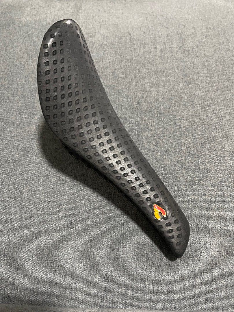 Cinelli Volare SLX Saddle, Sports Equipment, Bicycles & Parts