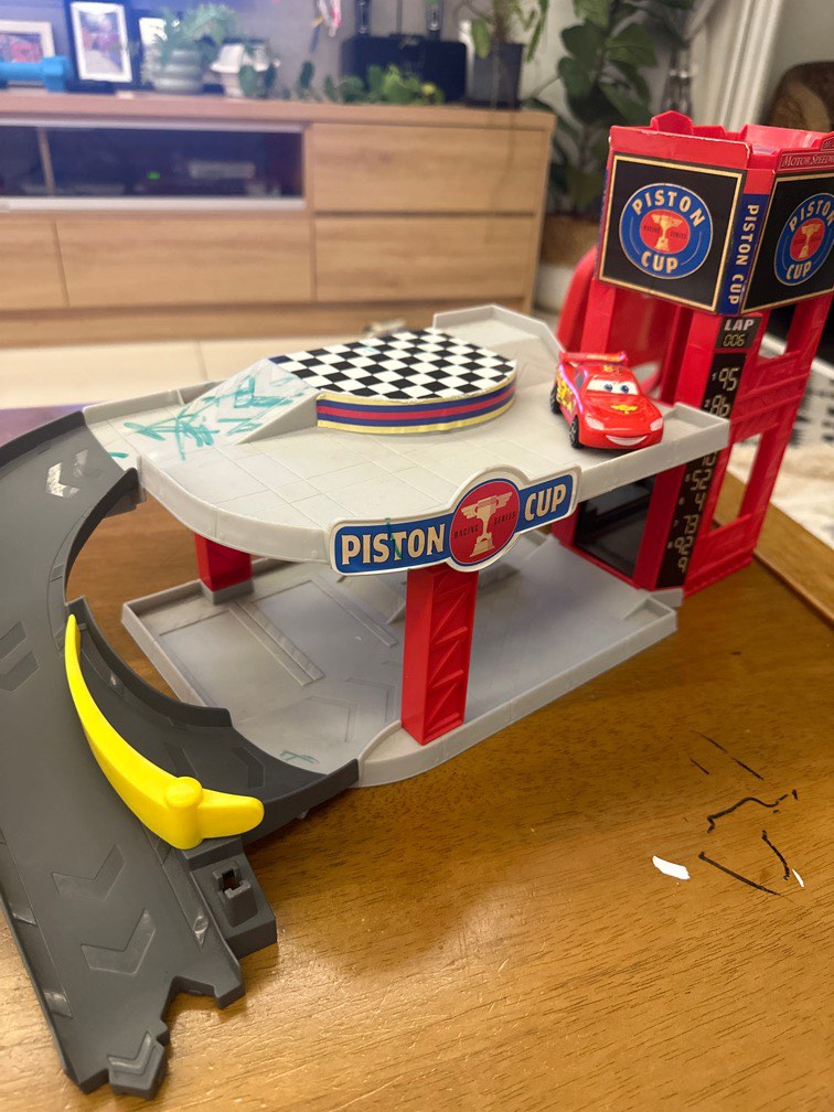 Disney Pixar Cars Piston Cup Racing Garage, Hobbies & Toys, Toys