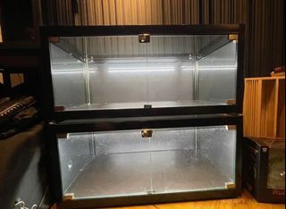 Display cabinet with lights (SG TOY DISPLAY)