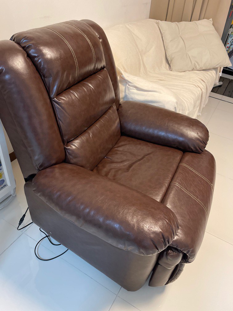 Electric recliner lounge chair, Furniture & Home Living, Furniture