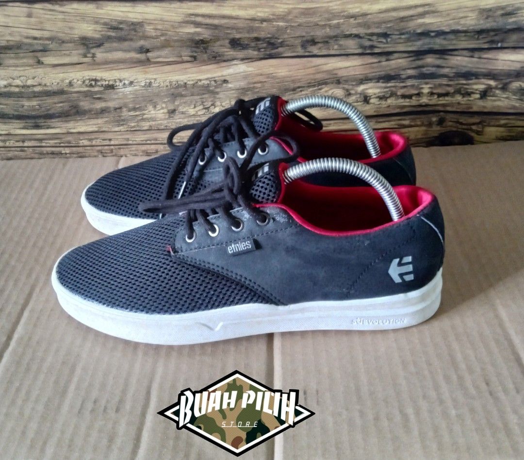 ETNIES Jameson SC. Men s Fashion Footwear Sneakers on Carousell