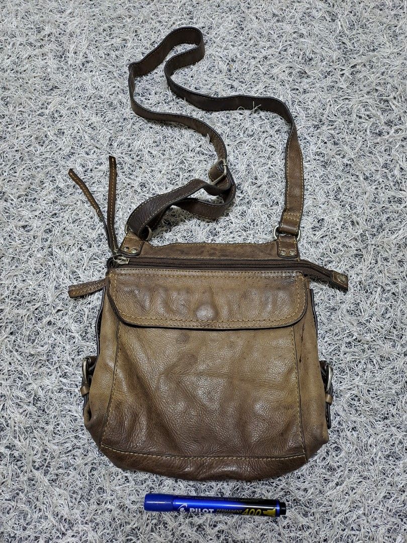 Fossil leather sling bag shop