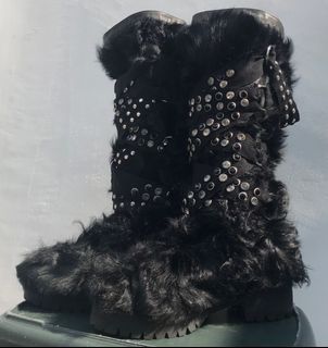FUR GOTH BOOTS WITH STRAPS
