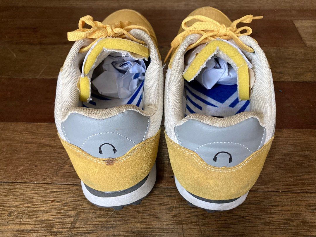 Gas men’s shoes (Category: Sneakers) located in Quezon City. Submitted by materialthingsmatters (Listing ID 1221140571, Image 2). Description: Gas men’s shoes 10-10.5 inches. Actual size Worn less than 10 times only.