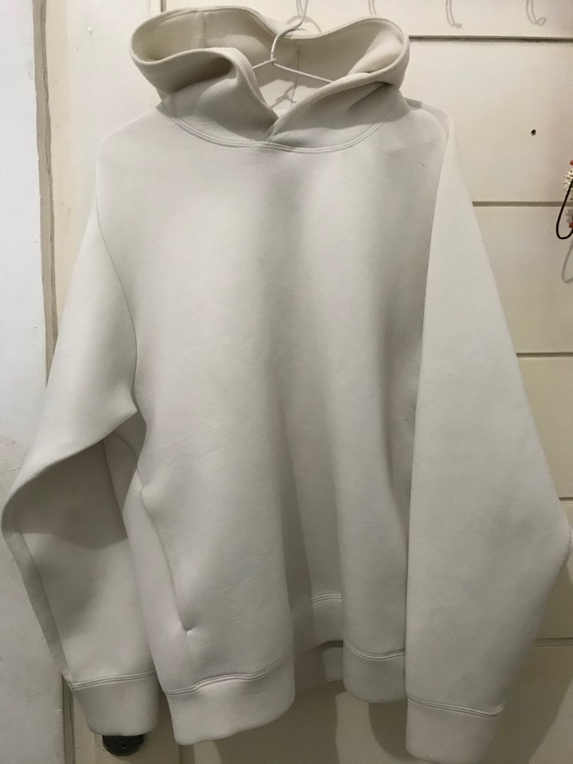 Hoodie white uniqlo on Carousell