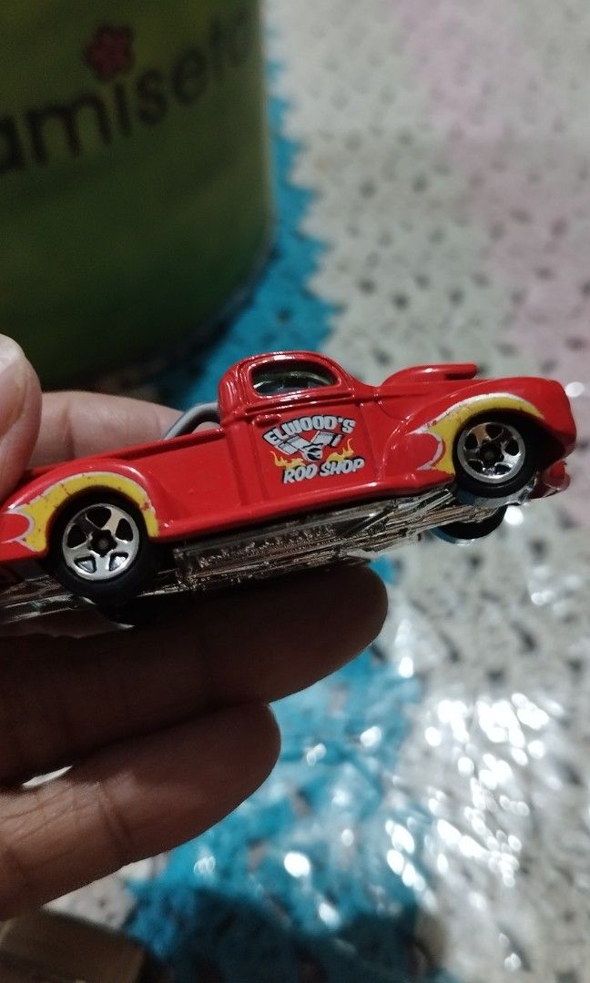 Hot wheels 1997 (Category: Vehicle & Diecast Models) located in Quezon City. Submitted by rosapage (Listing ID 1221180115, Image 1). Description: good condition.