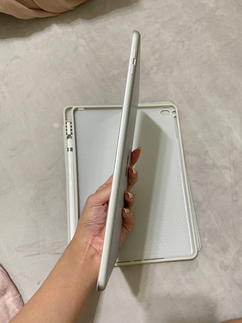 iPad第6世代 wifiモデル GB 第1世代Apple Pencil