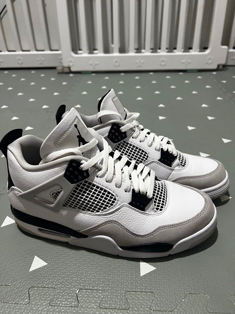 military black jordan 4
