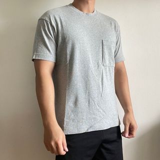 Kaos UNIQLO abu grey BUKAN ZARA H&M
