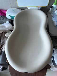 Keekaroo baby changing pad