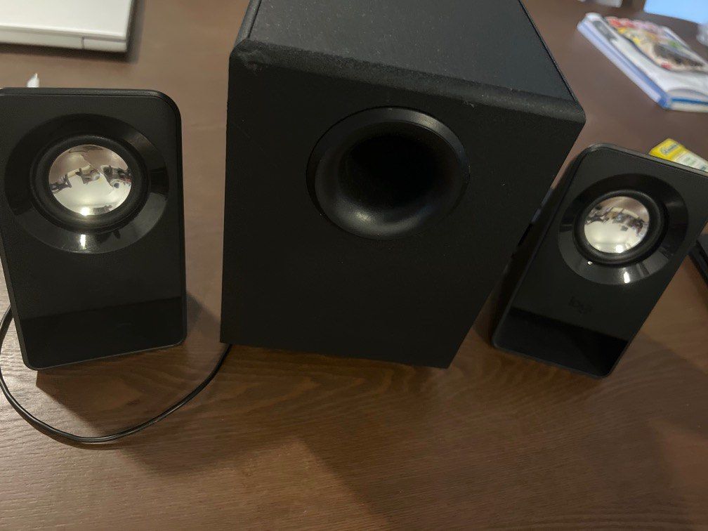 Z213 Compact 2.1 Speaker System