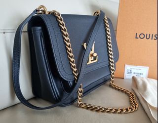 LOUIS VUITTON Lockme Chain Shoulder crossbody Bag M57073 Calf Leather Noir  Used