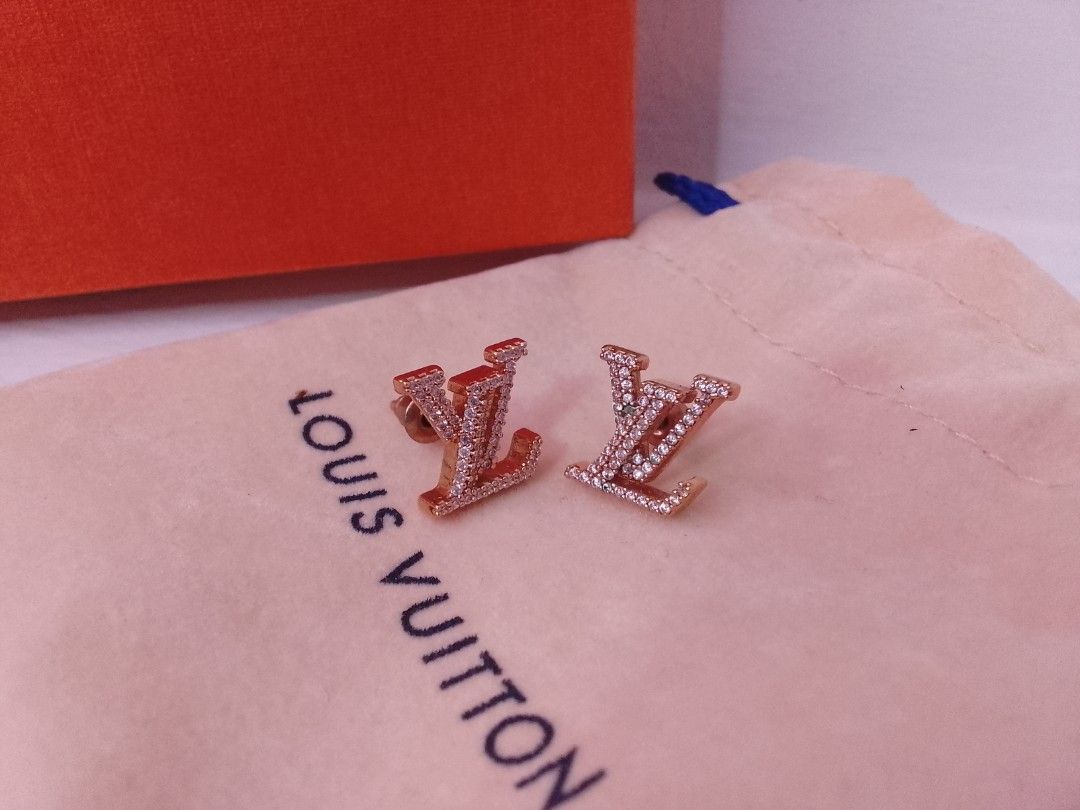 LV Iconic Heart Earrings S00 - Fashion Jewelry