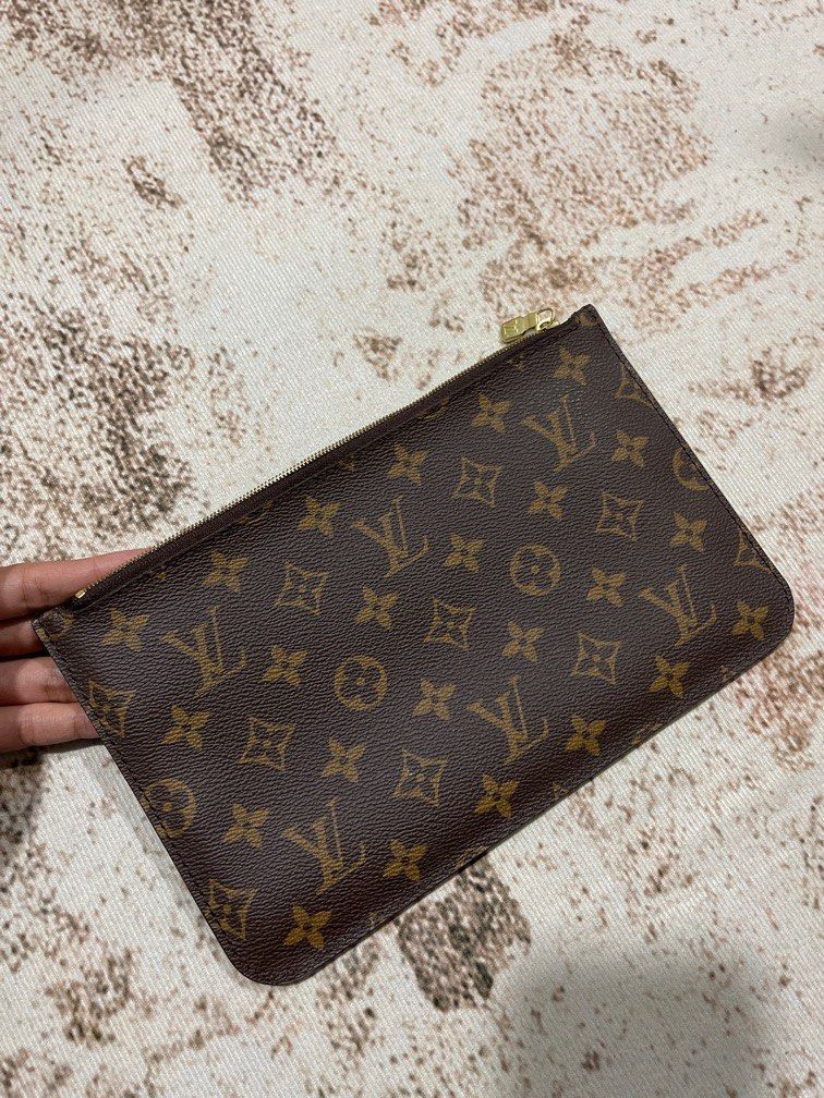 Louis vuitton removable hot sale pouch