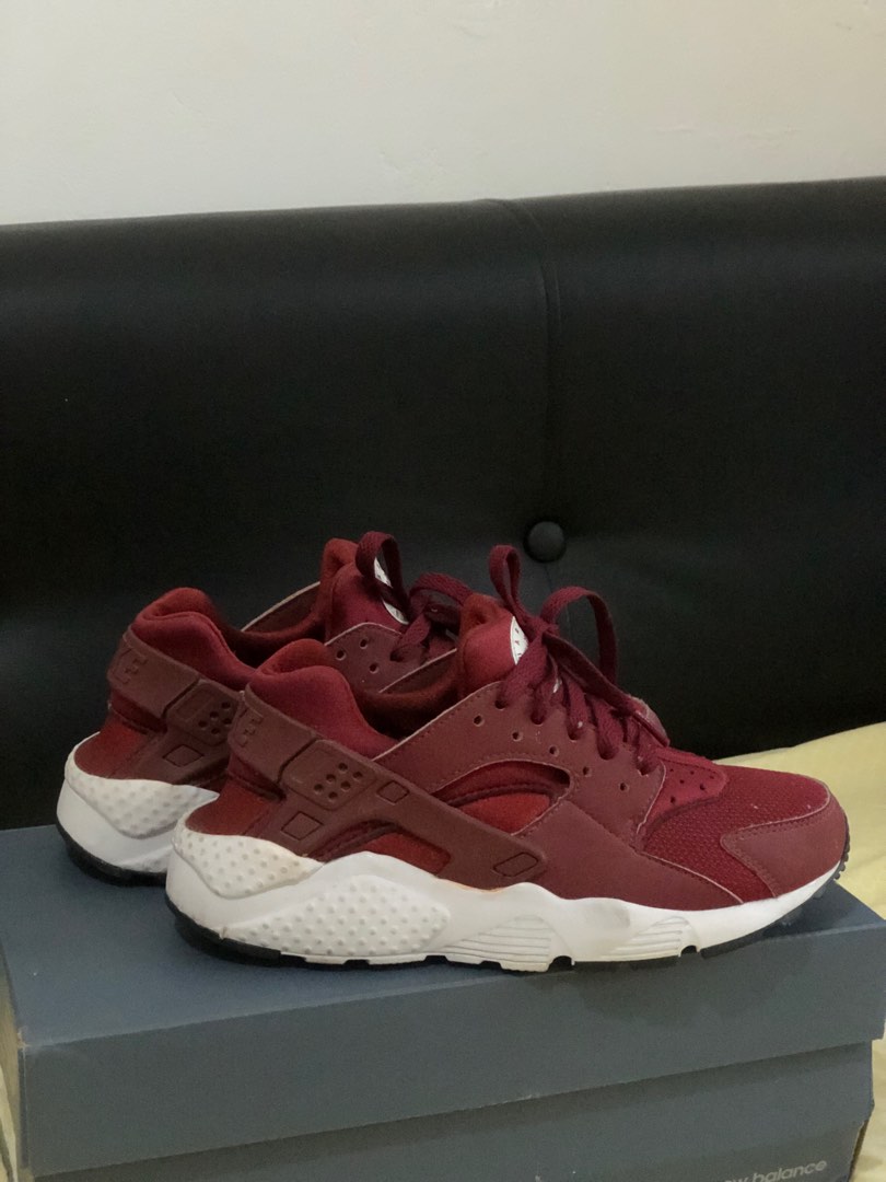 maroon huaraches