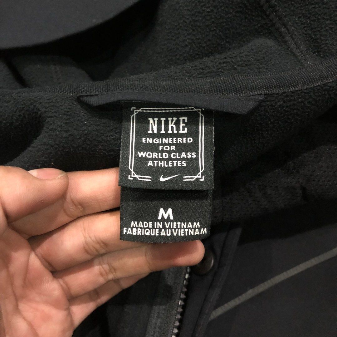 softshell nike jacket