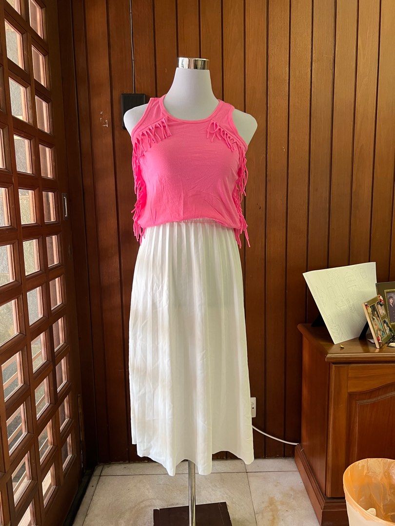 Pink and white set, Women's Fashion, Dresses & Sets, Sets or