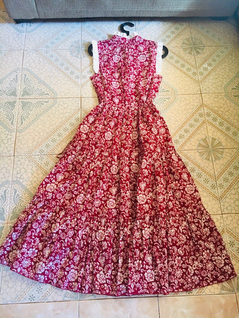 SEEN BY CHLOE (Category: Luxury Apparel) located in Baguio. Submitted by vanity_kimo (Listing ID 1221092438, Image 2). Description: 📌SEEN BY CHOLE DRESS 📌TIERED FLORAL COTTON Dress 📌RED WHITE 📌AUTHENTIC 📌with wash tags 📌10/10 condition 📌no flaws .